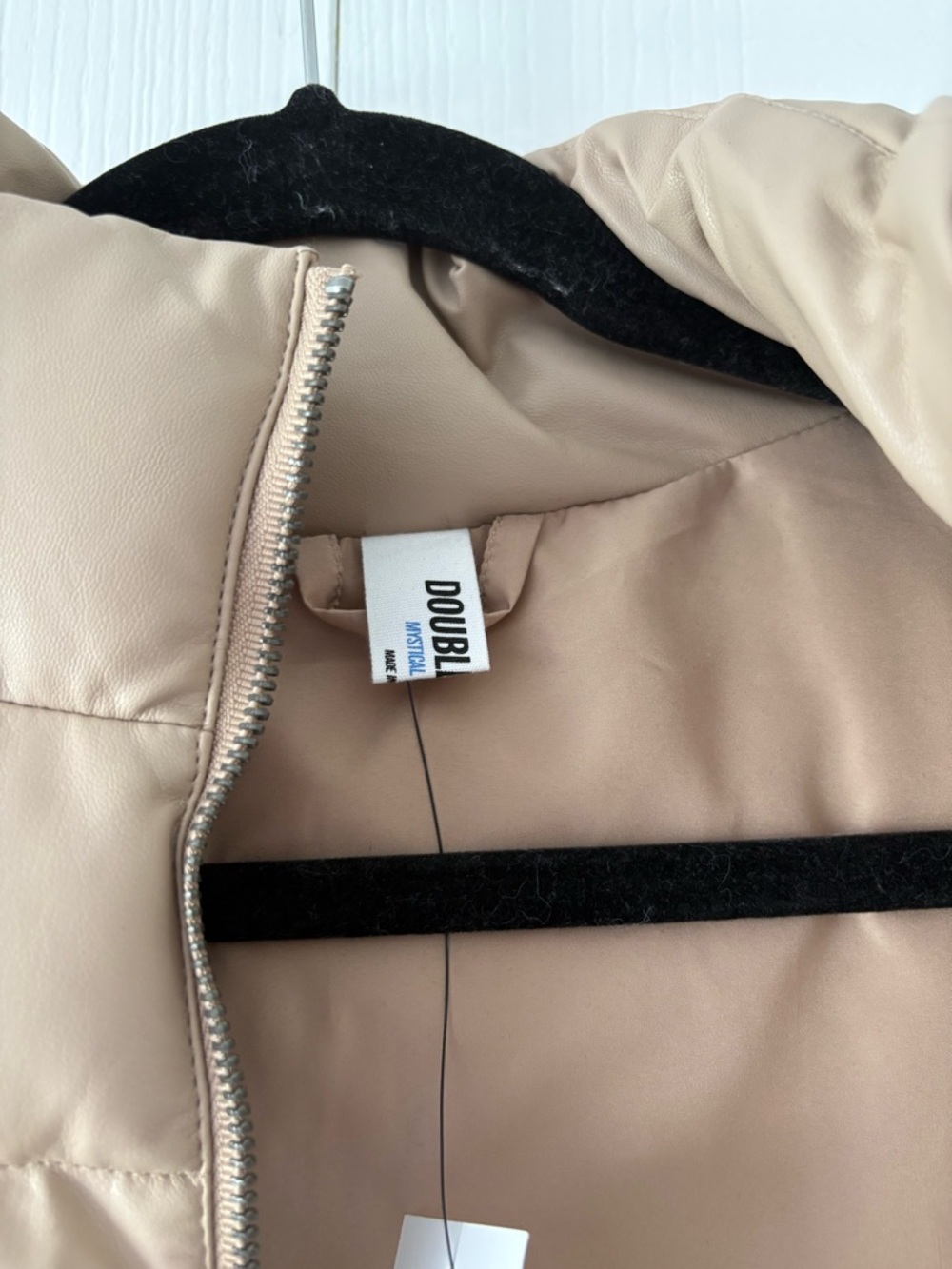 NWT Double Zero Cropped Beige Leather Puffer Vest - Picture 4 of 4